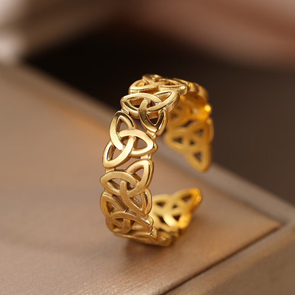 Bague à nœud celtique