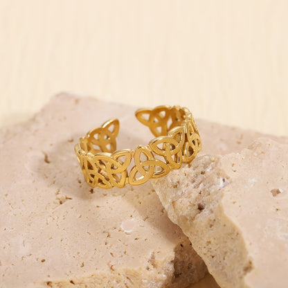 Bague à nœud celtique
